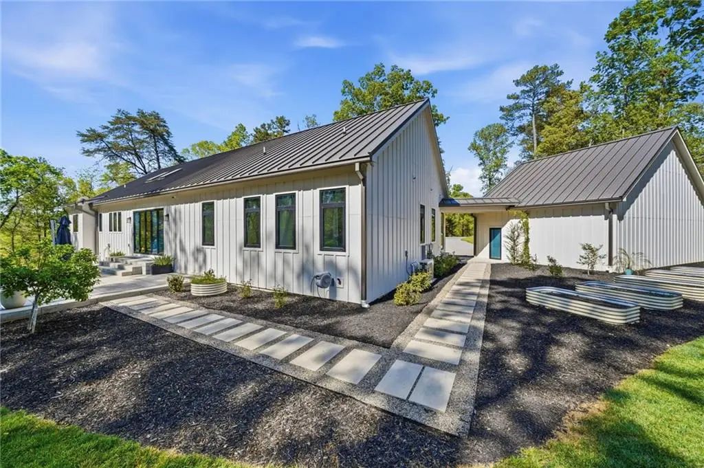 498 Old Mount Carmel Road, Canton