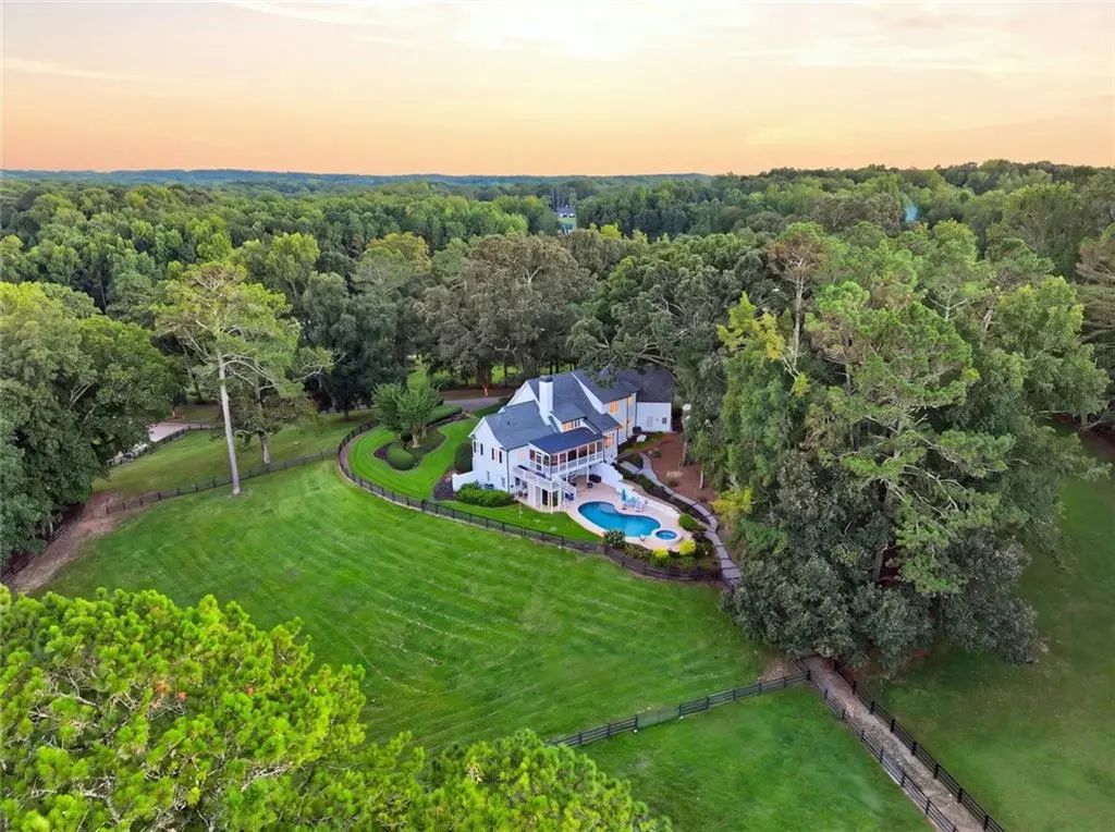 565 Old Lathemtown Road, Canton