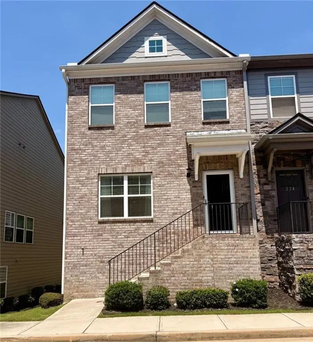 222 Ismal Drive, South Fulton
