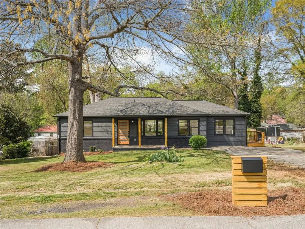 960 Pine Forest Drive Sw, Mableton