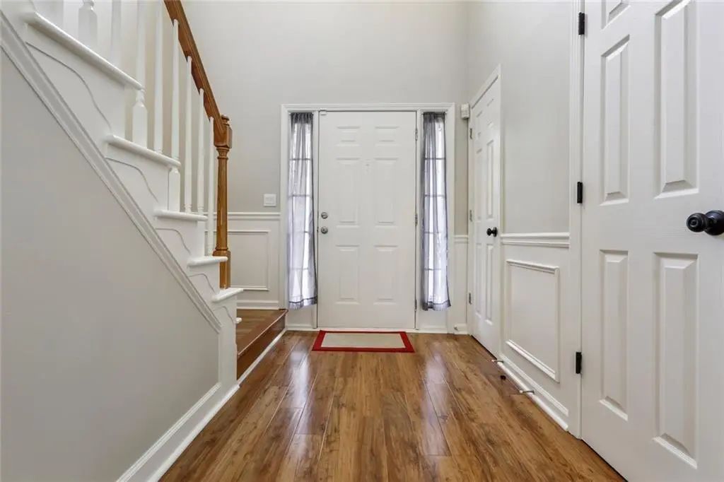 4905 Weathervane Drive, Alpharetta