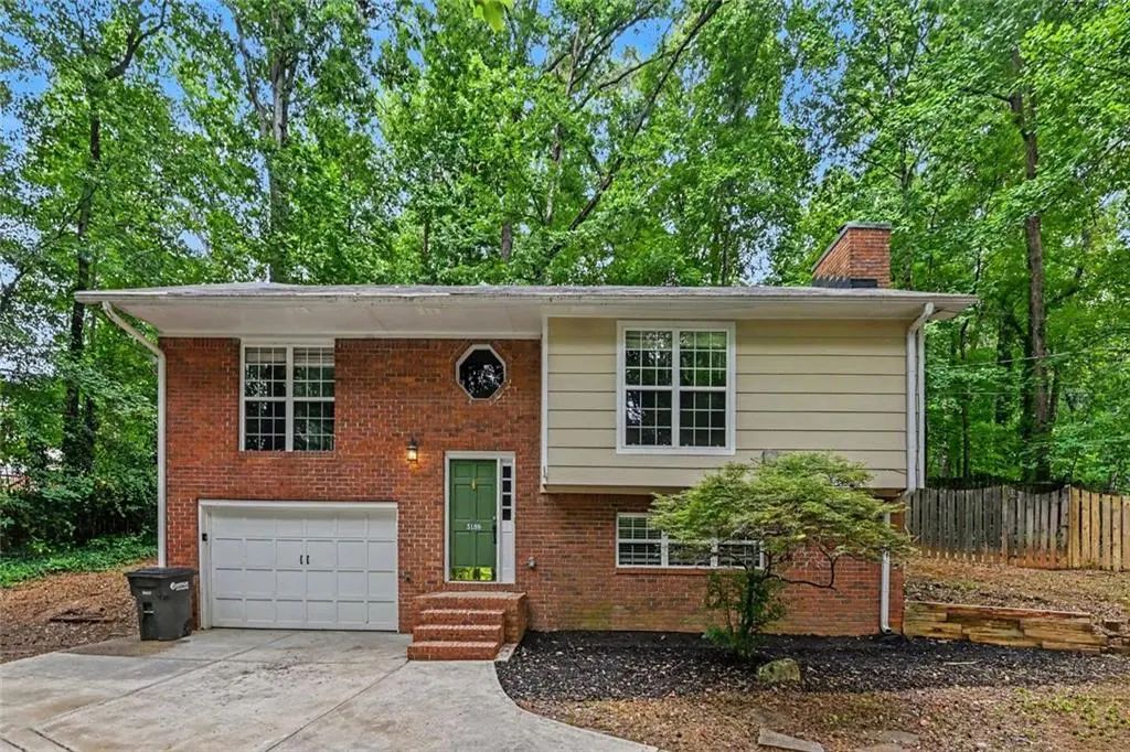 5188 2 Branches Court Sw, Mableton