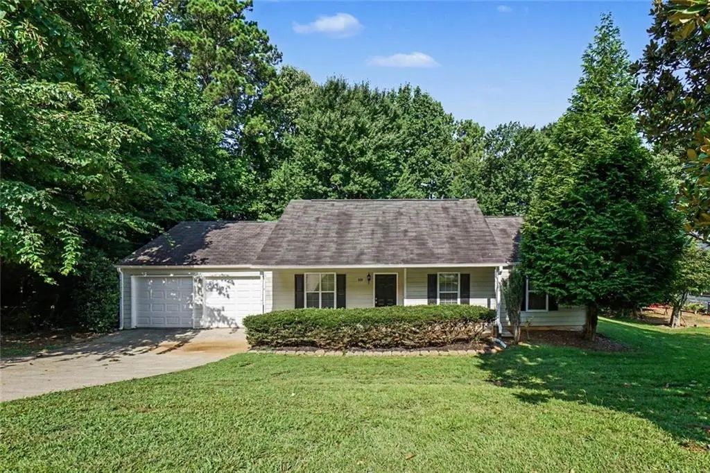 529 Bluff Court, Woodstock