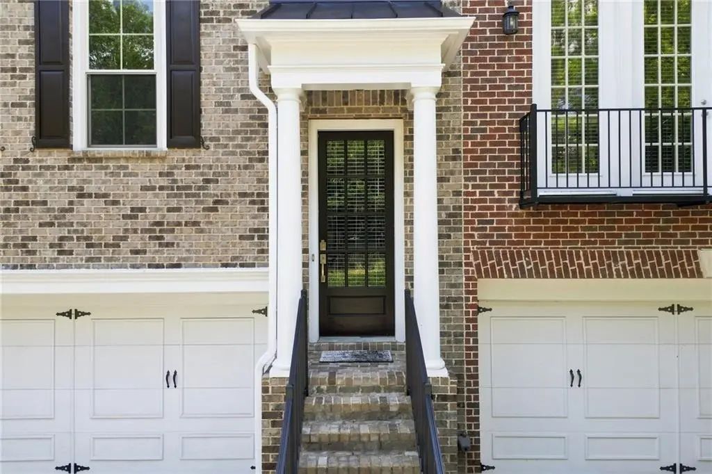 7603 Lowery Oak Drive, Roswell