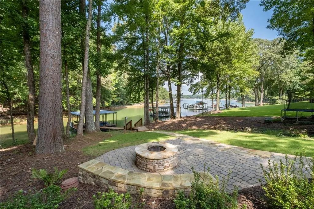 346 Indian Cove Drive, Dawsonville