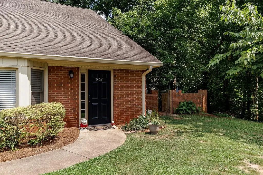 220 Eaglewood Court, Athens