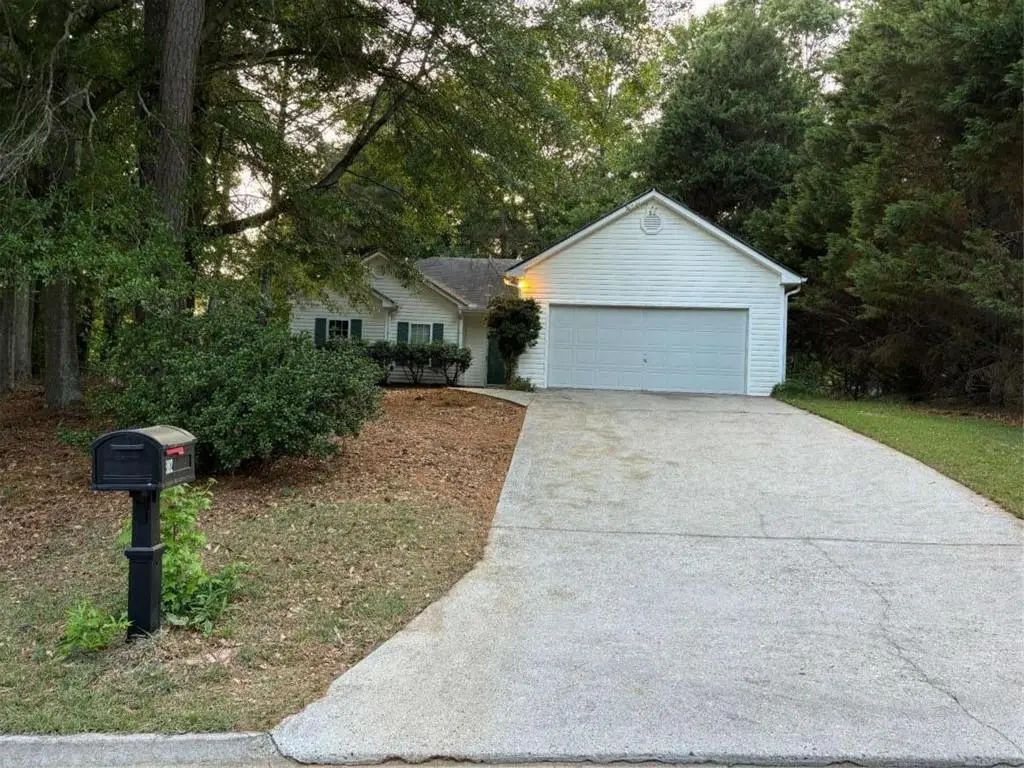 882 Whispering Way, Winder