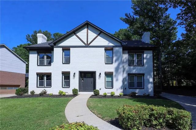 150 Hunters Cove, Roswell