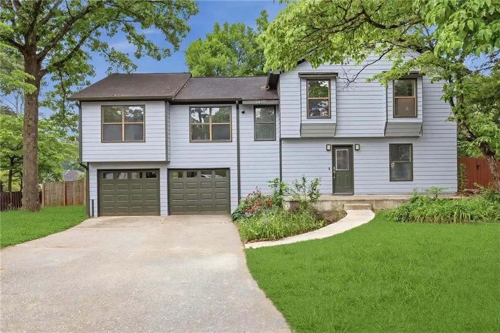 5077 Ravenwood Drive, Marietta