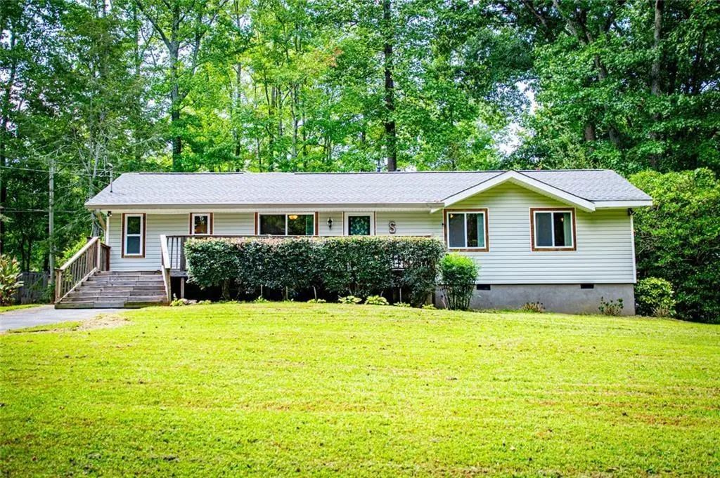 24 White Oak Drive, Carrollton