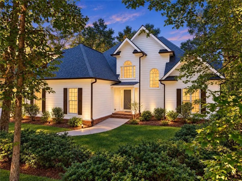 315 Thorntree Lane, Canton