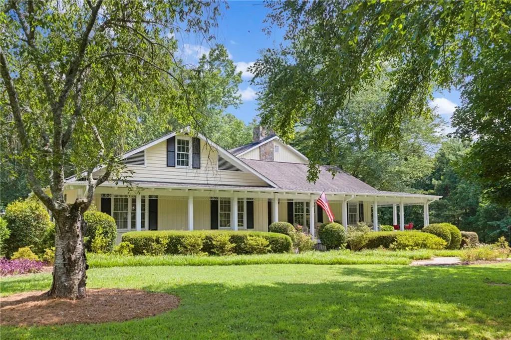 2324 E Cherokee Drive, Woodstock