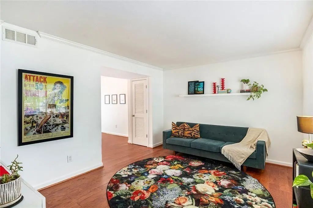 Unit 16b - 6940 Roswell Road, Atlanta