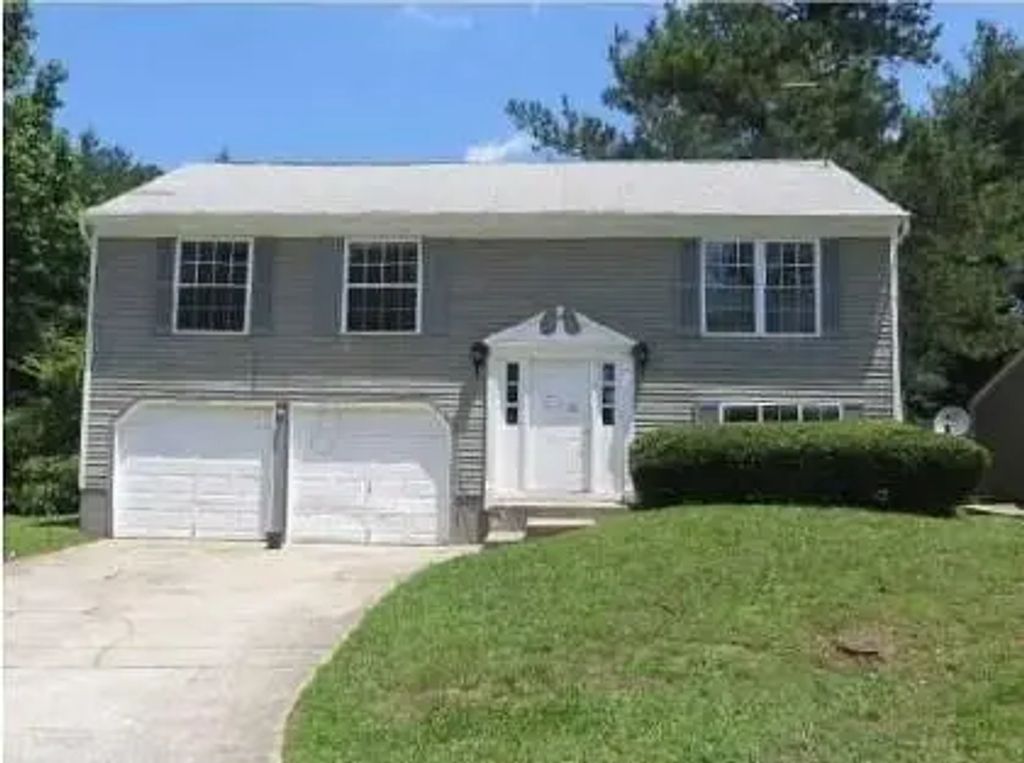 5318 Tracey Drive, Stone Mountain