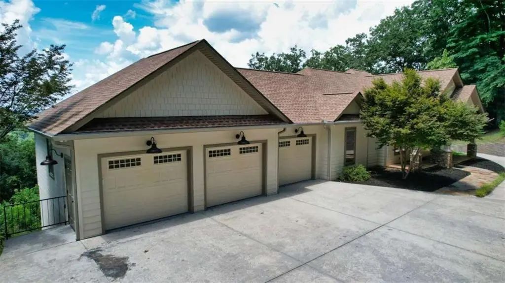 271 Highlands Dr, Clarkesville