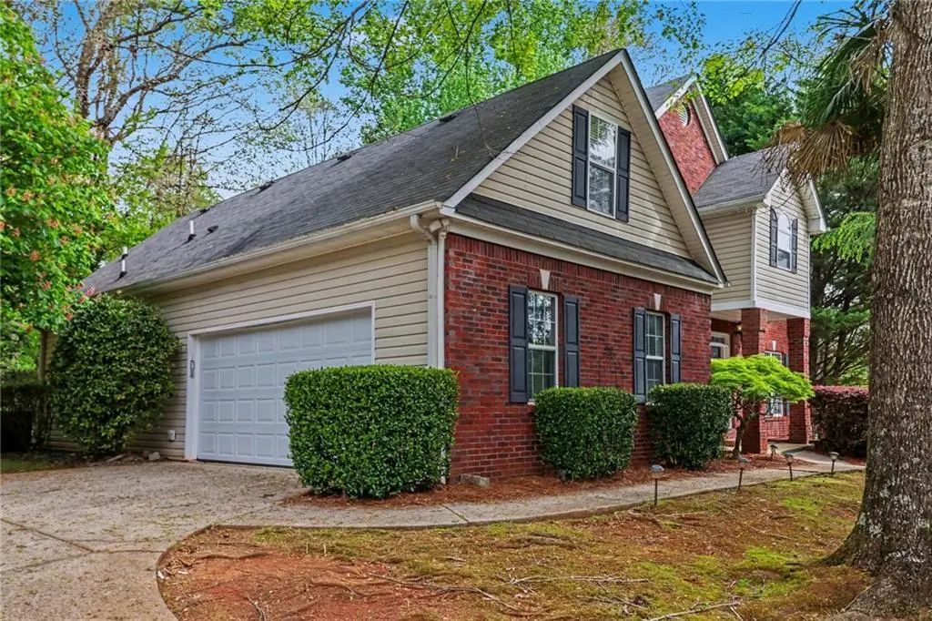 3055 Heatherstone Drive, Cumming