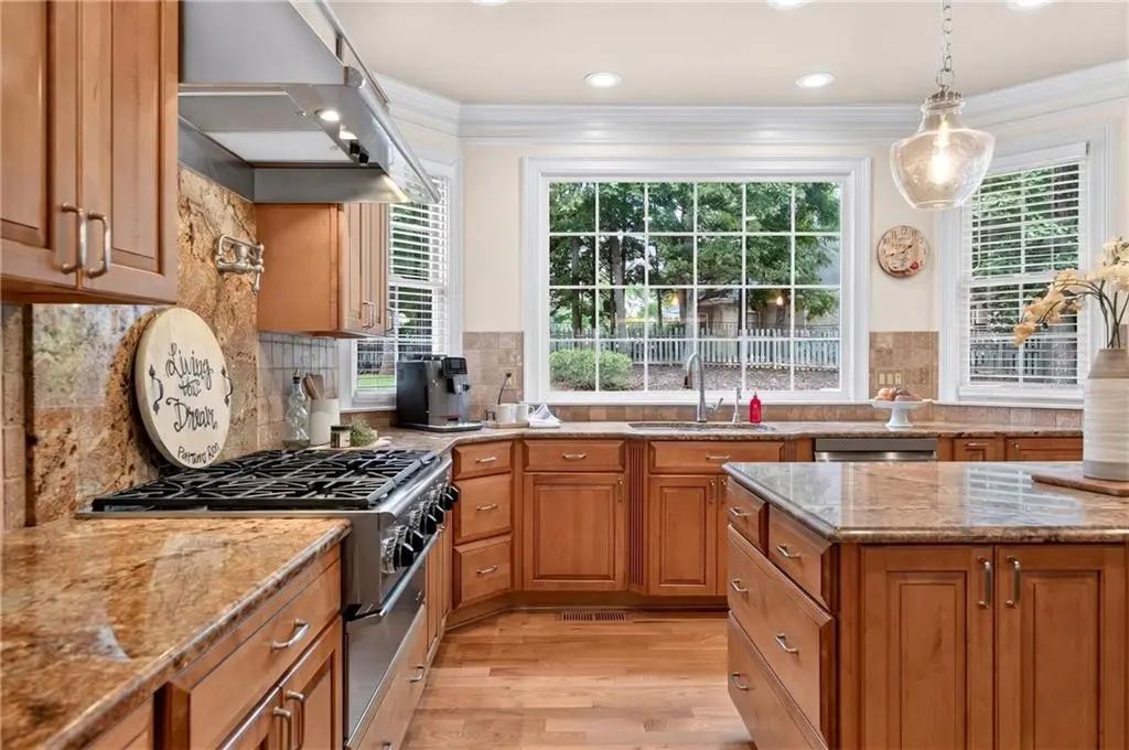 5490 Hampstead Way, Johns Creek