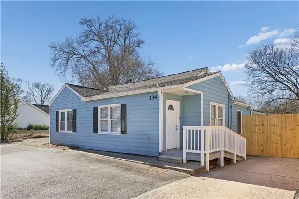 134 South Avenue Se, Marietta