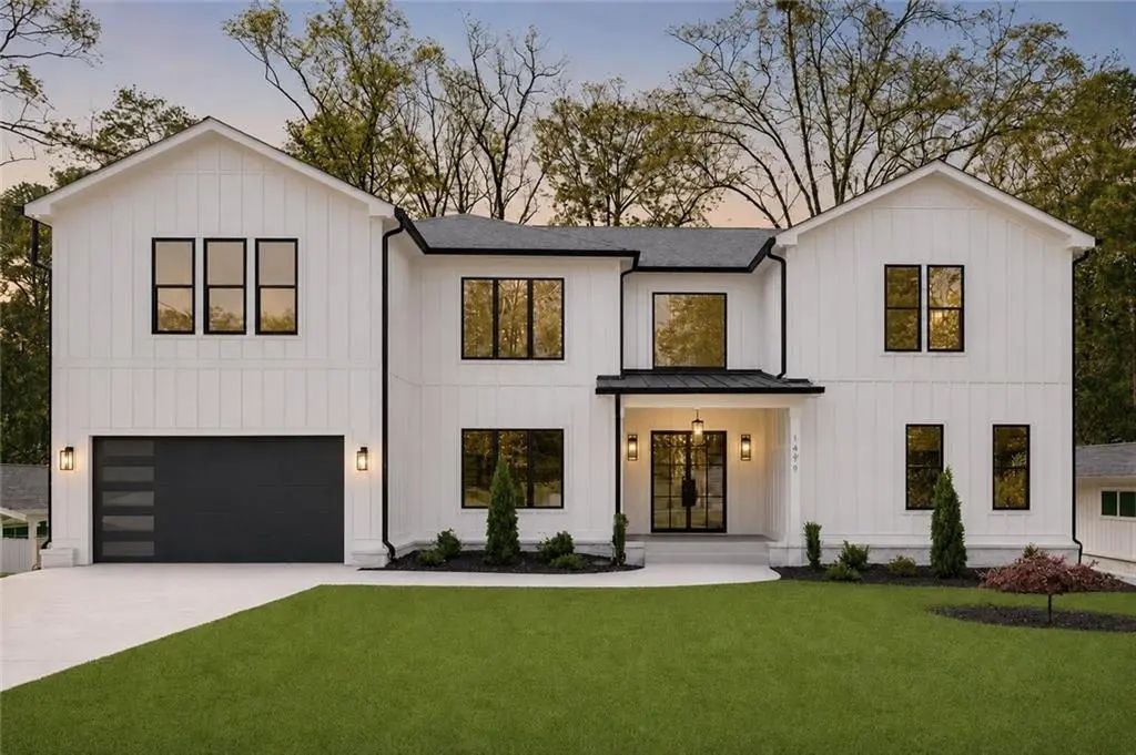 1696 Dunwoody Place, Atlanta