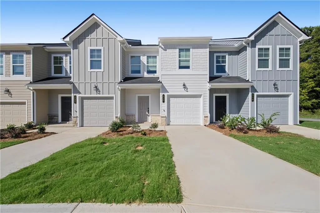 327 Rolling Green Road, Adairsville