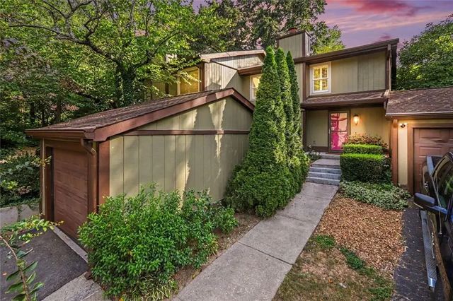 2752 Meadow Mere E, Atlanta