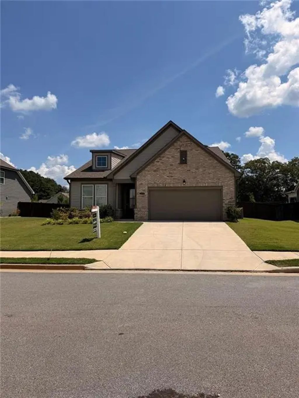 143 Grand Meadows Drive, Hoschton
