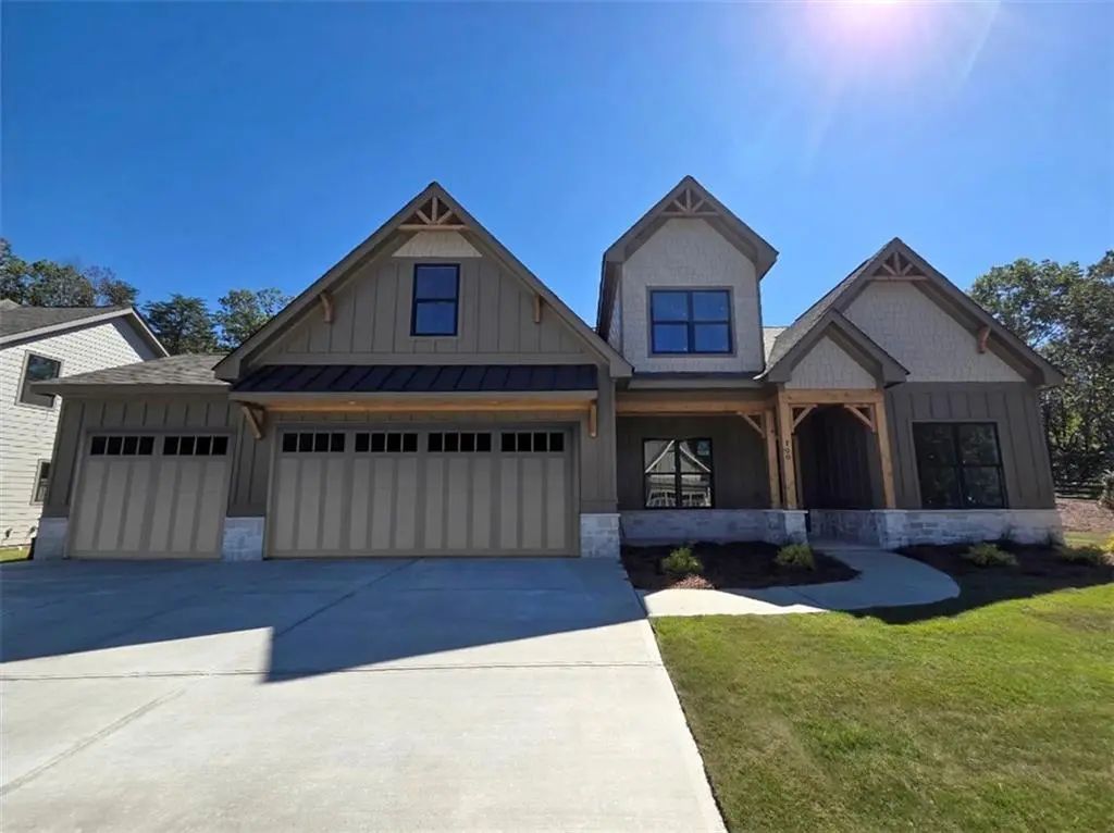 100 Cherokee Cove, Waleska