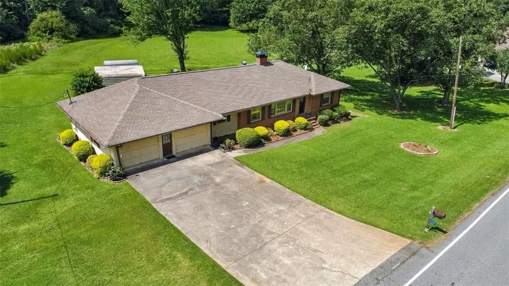 2069 Elmwood Circle, Snellville