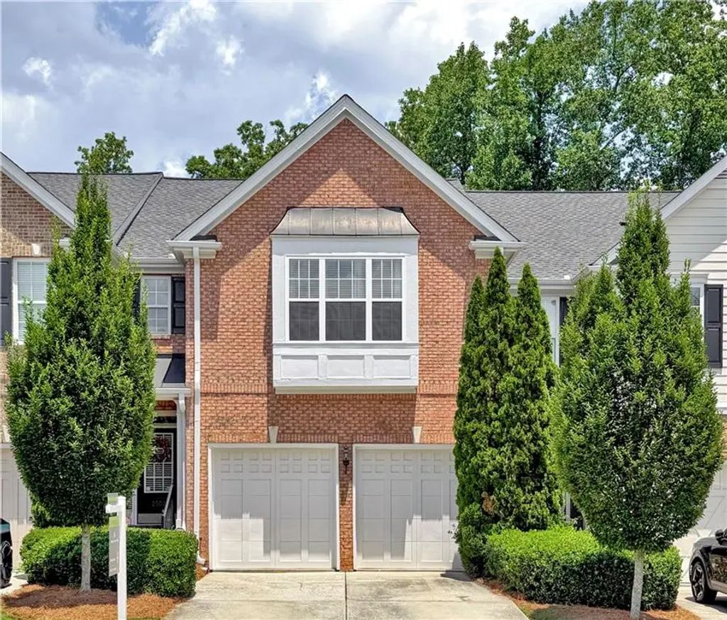 2502 Gadsen Walk, Duluth