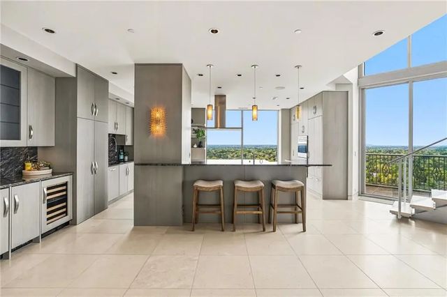 Unit 2601 - 2795 Peachtree Road Ne, Atlanta