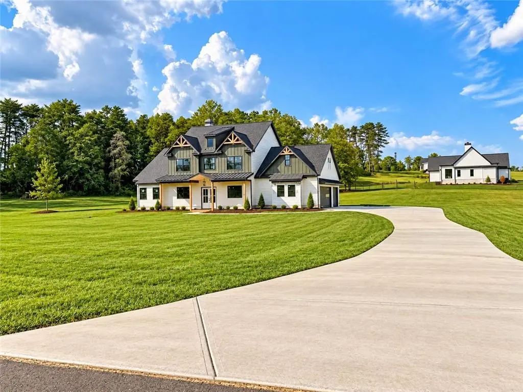 121 Palisade Drive, Rydal