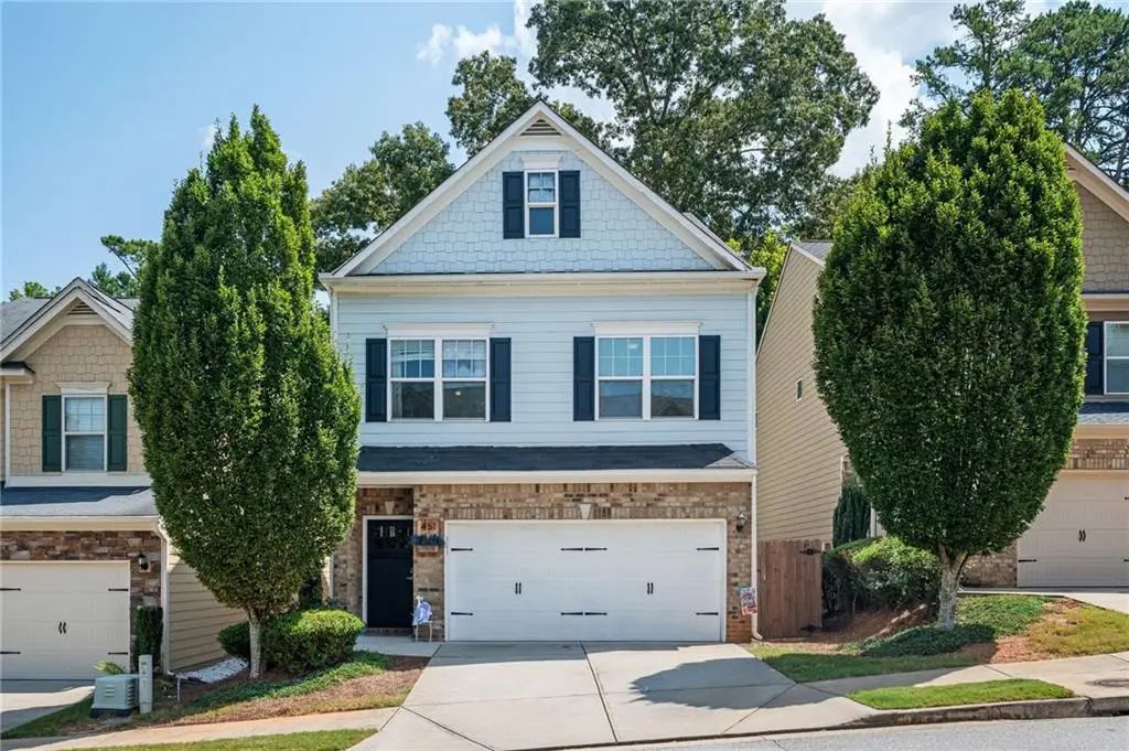 451 Village View, Woodstock