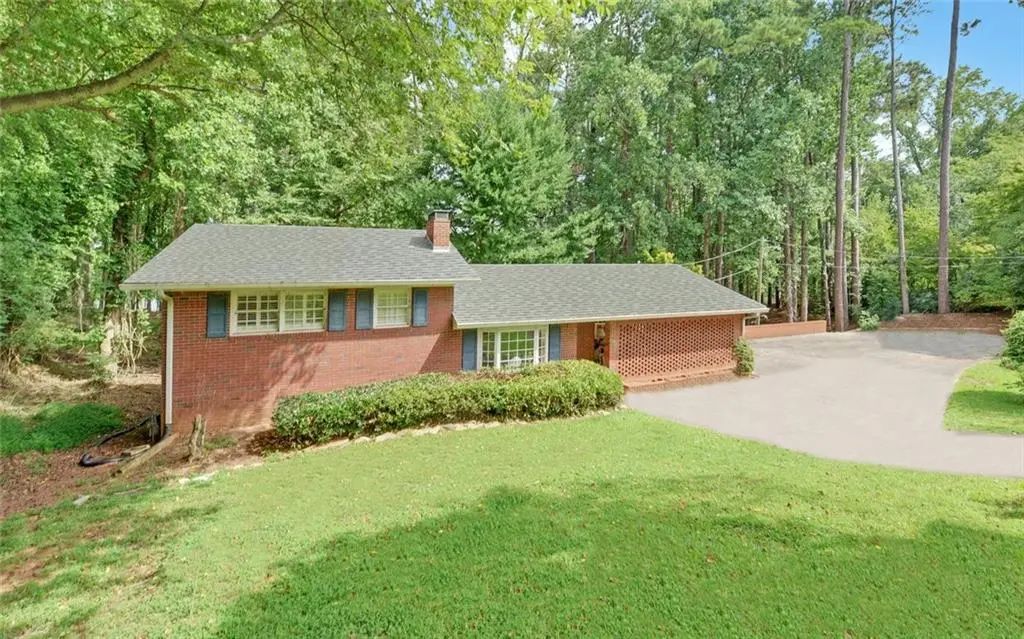 4593 T Moore Road, Oakwood