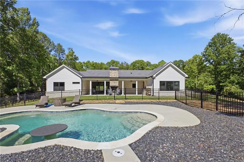16 Mountain Creek Trail Ne, Fairmount