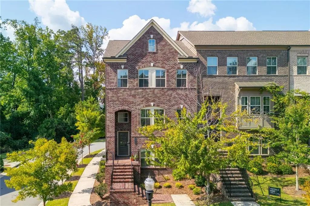 502 Via Secco Lane, Suwanee