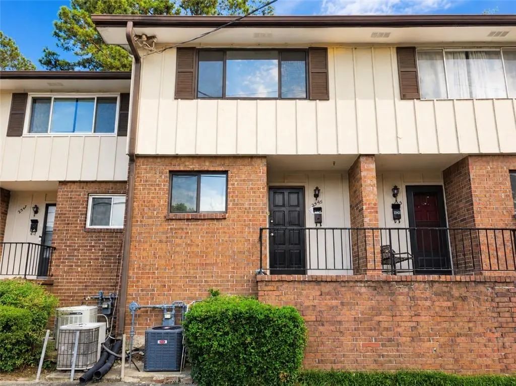 2545 Bradford Square Ne, Atlanta