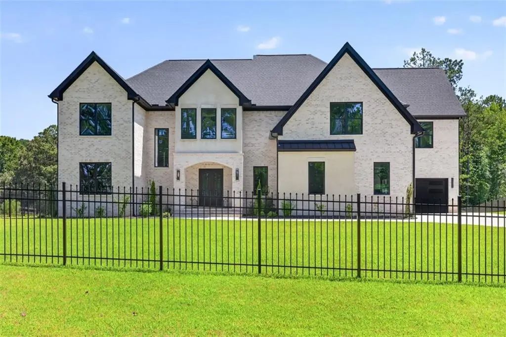 1255 Em Croy Road, Buford
