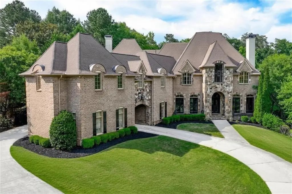 453 Londonberry Road, Sandy Springs