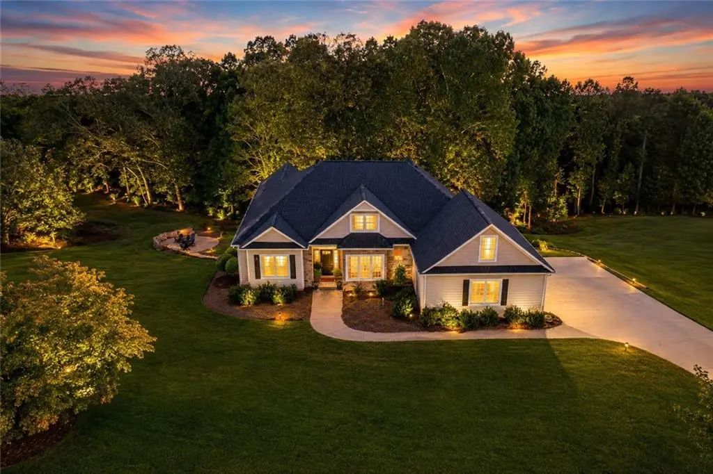 33 Highland Road N, Dahlonega