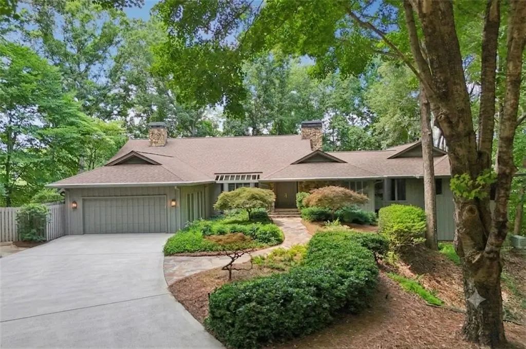 9415 Huntcliff Trace, Sandy Springs