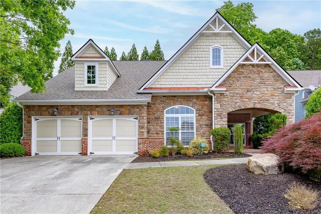 7042 Tree House Way, Flowery Branch