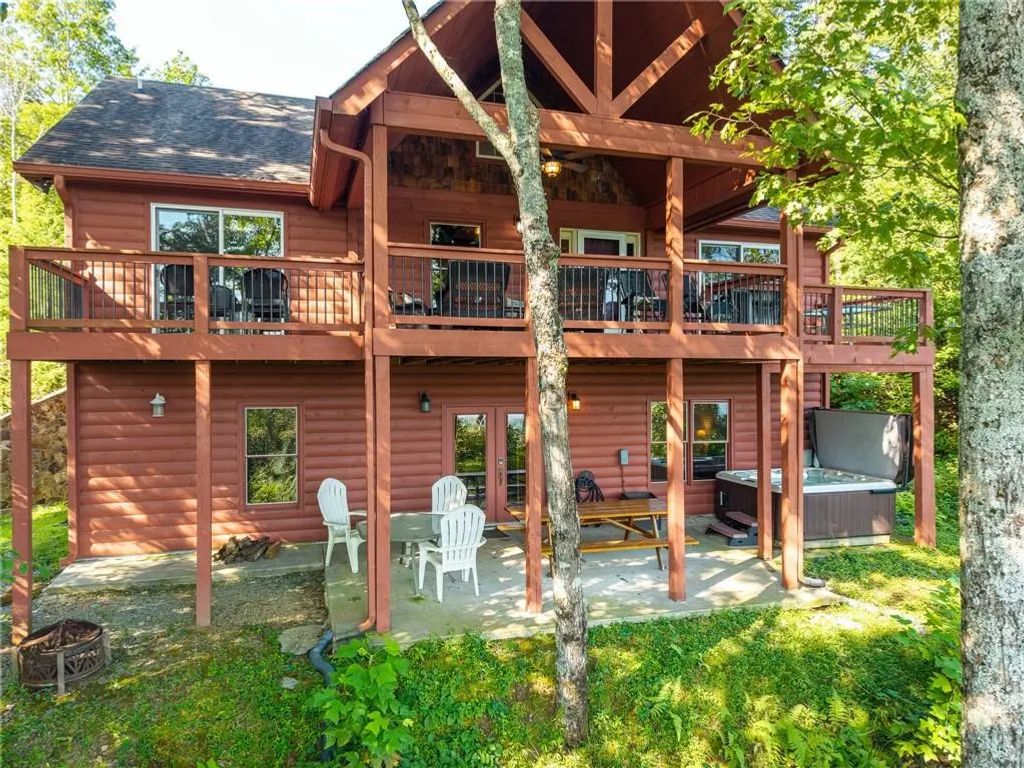 232 Apache Trail, Chatsworth