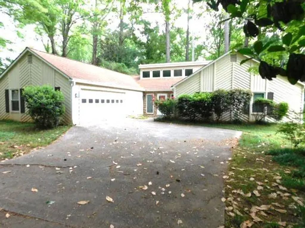 1710 Pine Road, Marietta