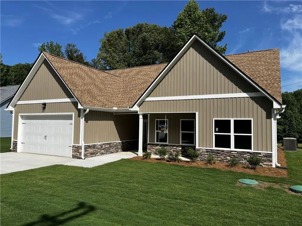 1932 Cochran Ridge Road, Hiram