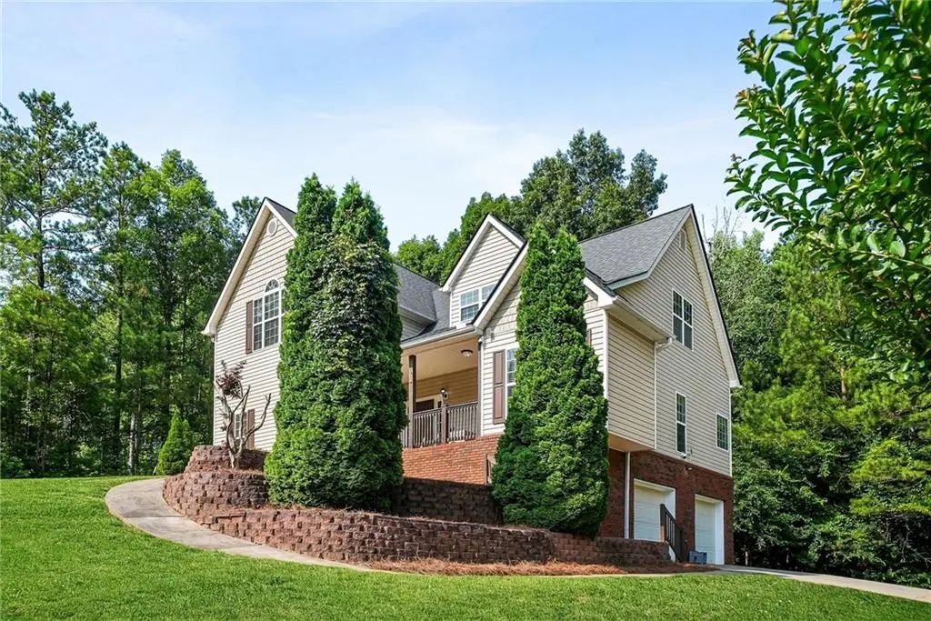 176 Oak Leaf Drive, Carrollton