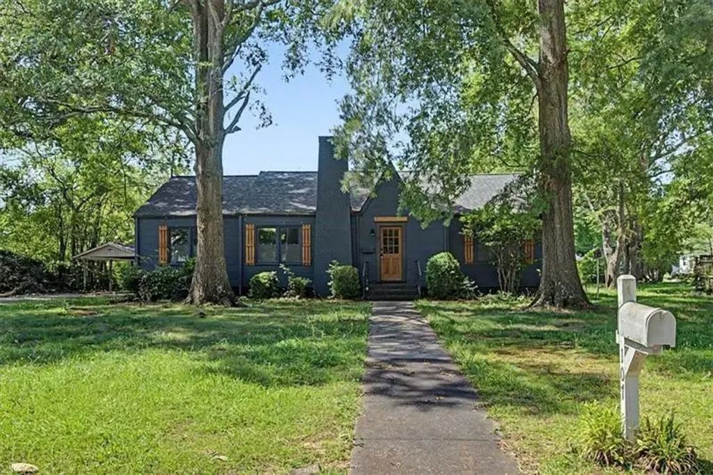 107 W Fairmount Avenue, Cedartown