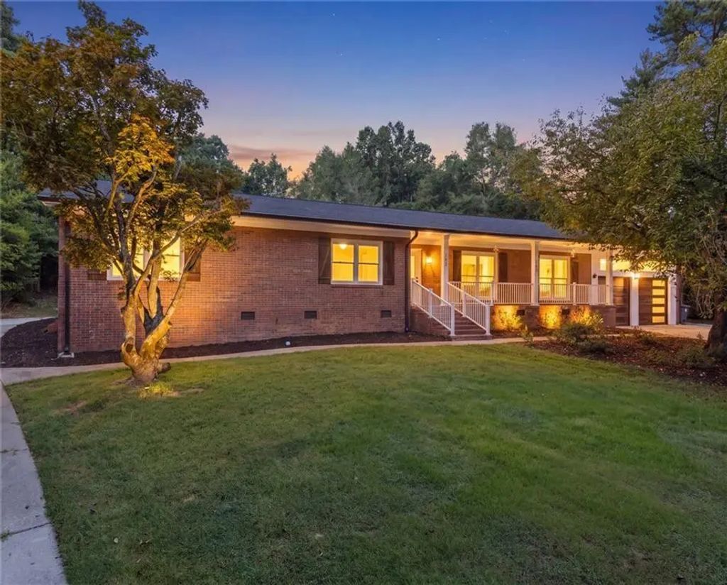 1492 Burns Drive Ne, Gainesville