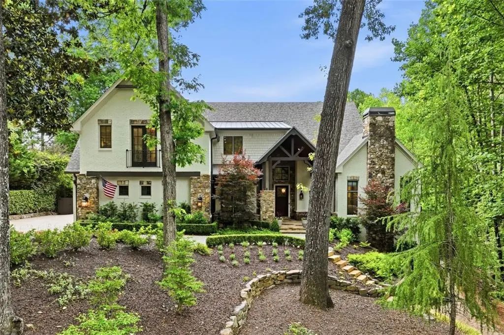 625 W Northway Lane, Sandy Springs