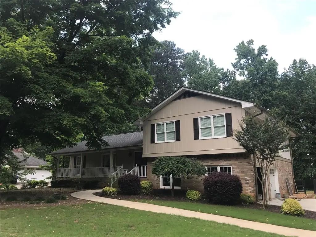 283 Northgate Trace, Roswell
