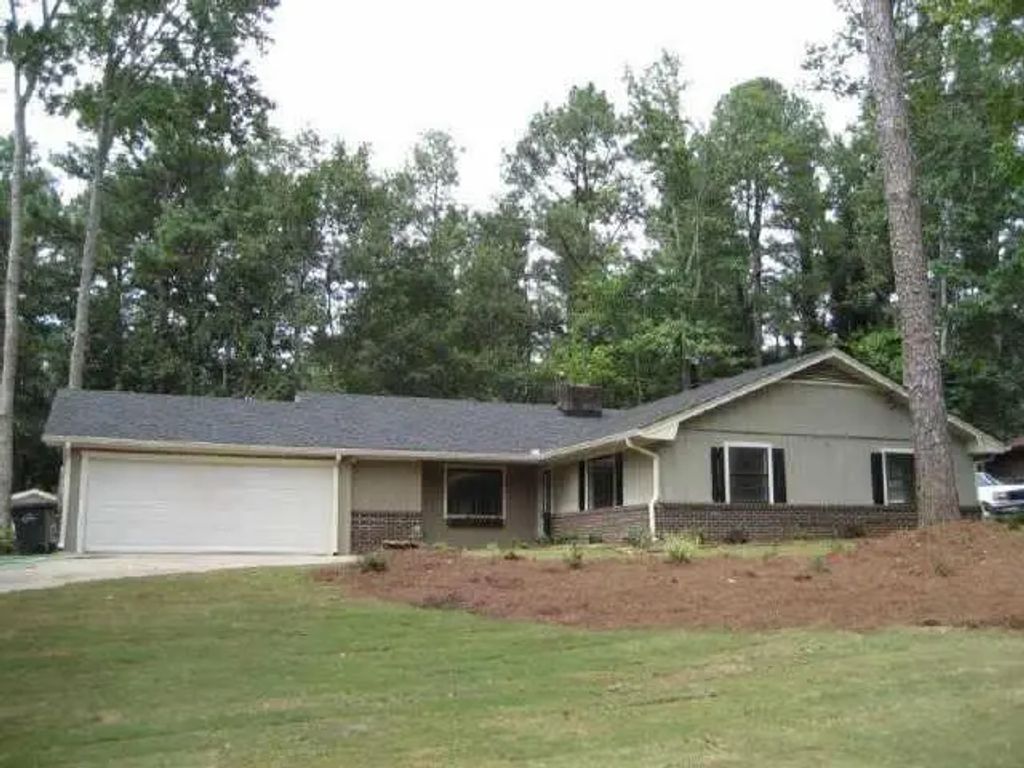 1398 Fairfield Drive Sw, Lilburn